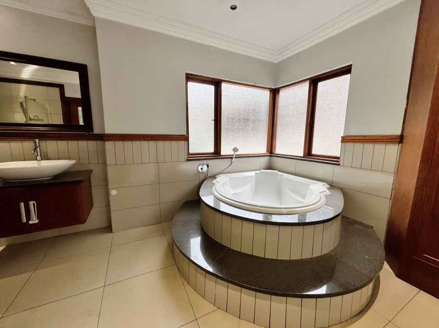 5 Bedroom Property for Sale in Xanadu Eco Park North West